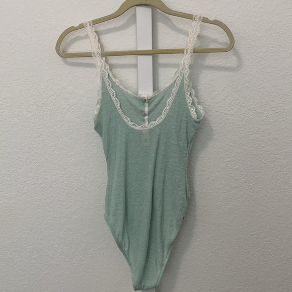 Victoria’s Secret Light Green Ribbed Lace Trim Tank Bodysuit - Picture 4 of 8